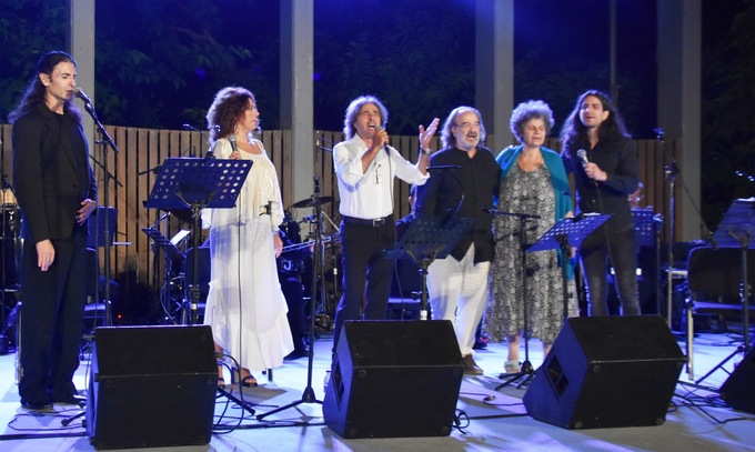 Φωτογραφία Μια βραδιά γεμάτη συγκίνηση και Ελλάδα – Συναυλία «Από τον Μίκη Θεοδωράκη στον Απόστολο Καλδάρα» στη Νάουσα